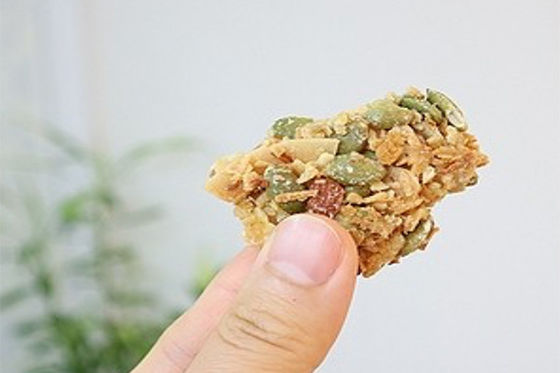 기계를 만드는 Granula 견과 바이트 막대기