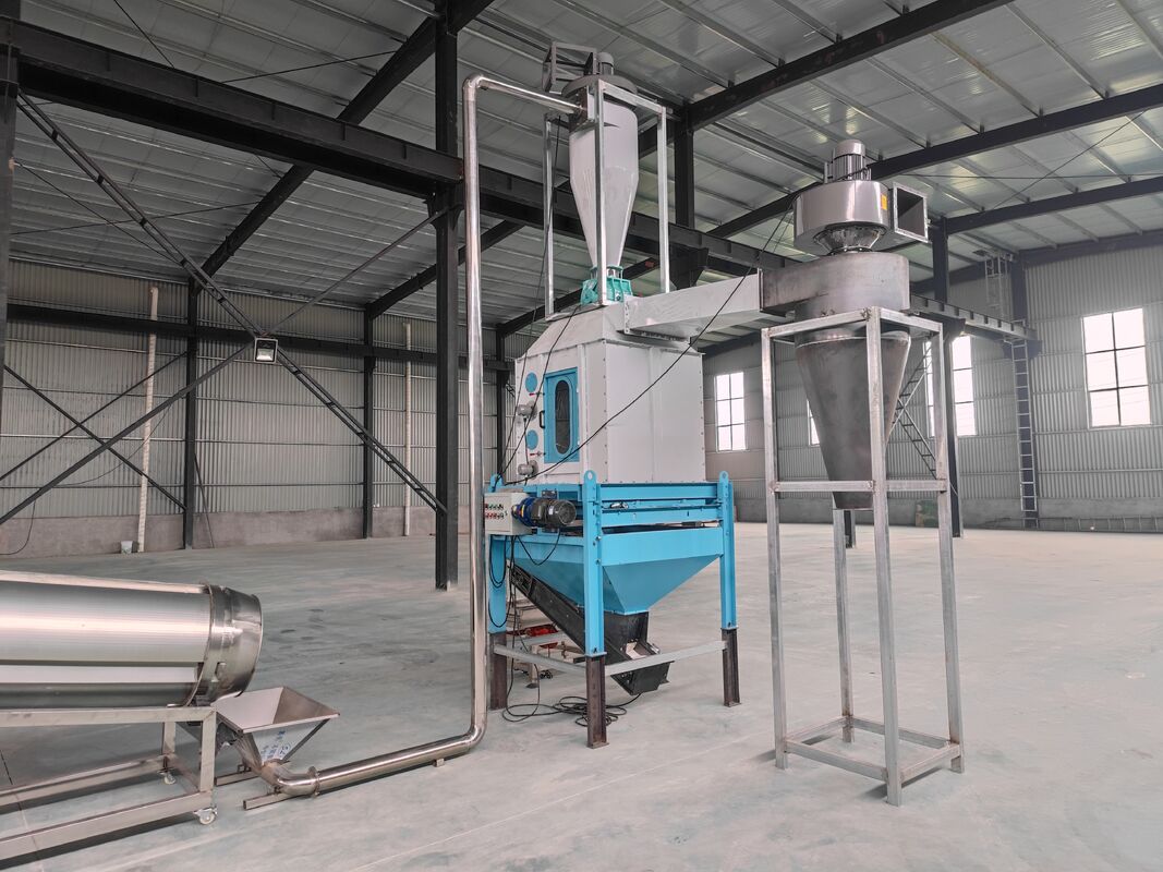 다양한 모양의 애완 동물 식품 및 생선 식품 생산을위한 70-110 mm 나사 직경의 연속 및 자동 쌍 나사 추출기